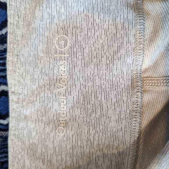 Outdoor Voices 7/8 Dipped Colorblock Leggings - Picture 4 of 4